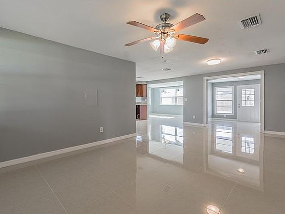 3rd image of 3704 Beechwood Dr