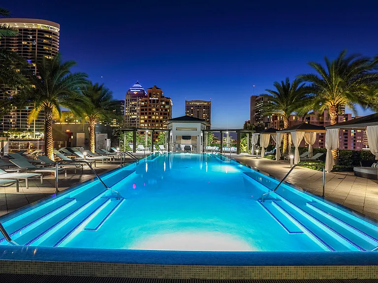 Spend your evening relaxing by the pool absorbing the magnificent views