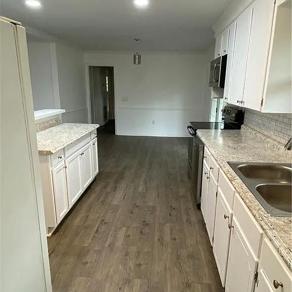 207 Corning St — Photo 14