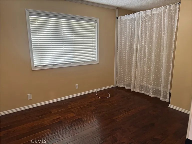 6402 Cantiles Ave — Photo 7