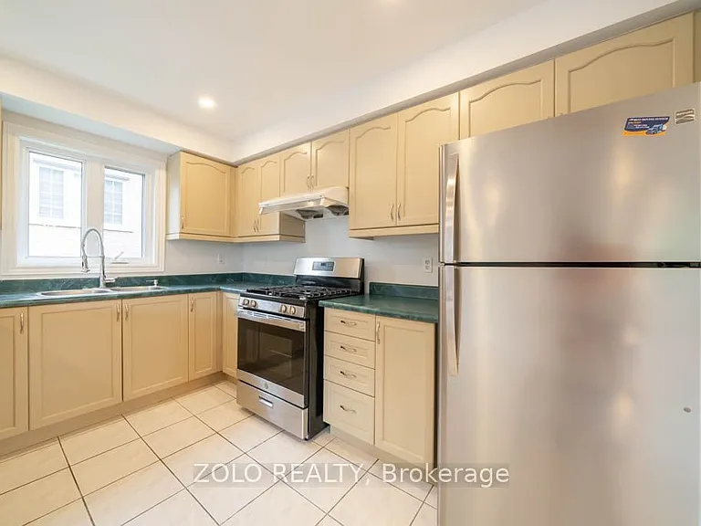 170 Widdifield Ave — Photo 10
