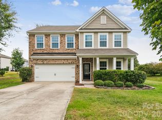 8224 Kelburn Ln, Charlotte, NC 28273