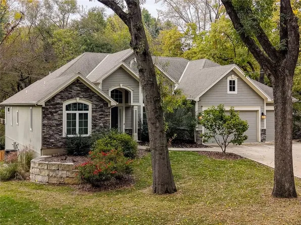 2907 W 98th St, Leawood, KS 66206