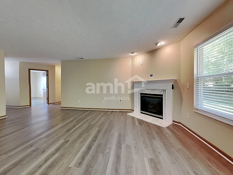 1344 Crescent Ct — Photo 6