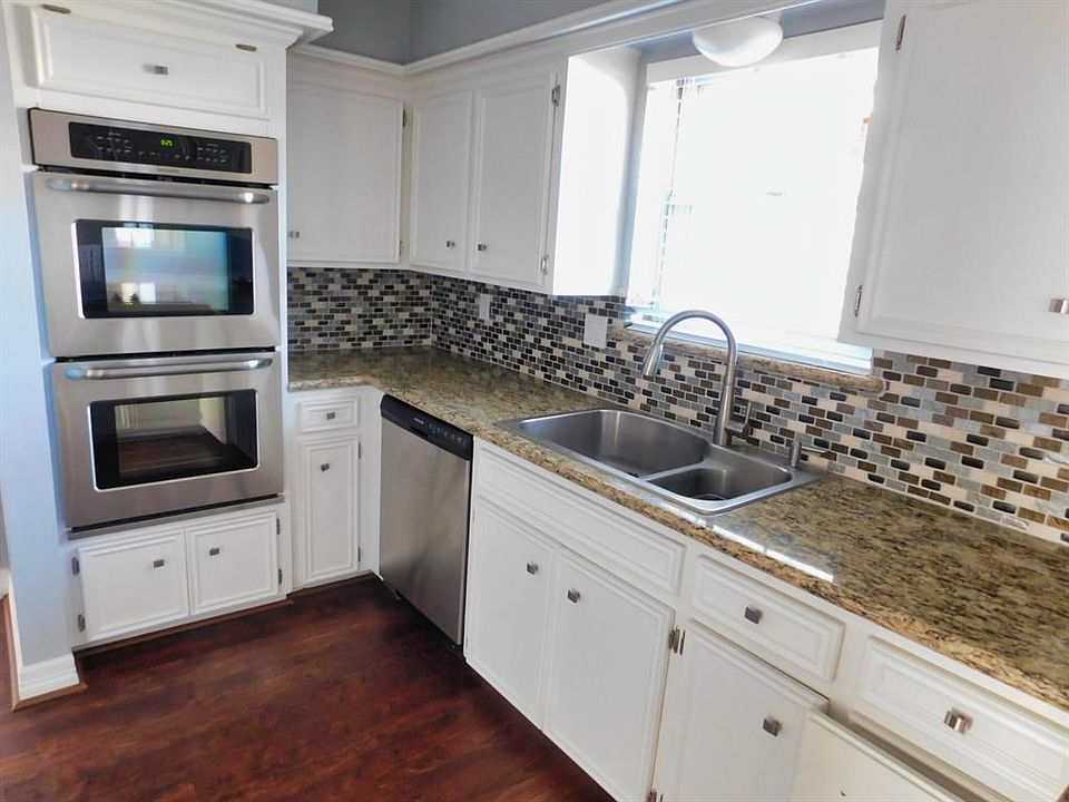1st image of 11310 Meadow Lake Dr