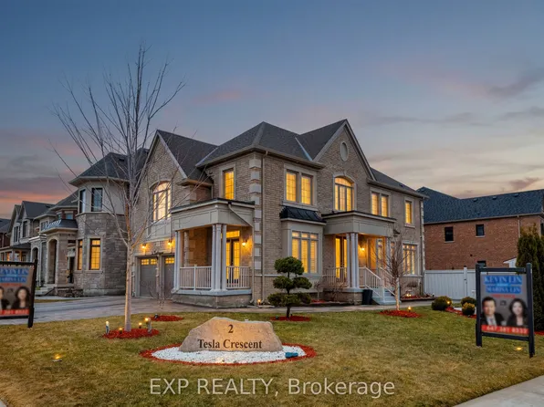 2 Tesla Cres, East Gwillimbury, ON L9N 0T3