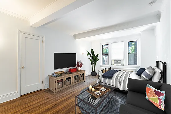 Rented by Cooper & Cooper Real Estate | media 17