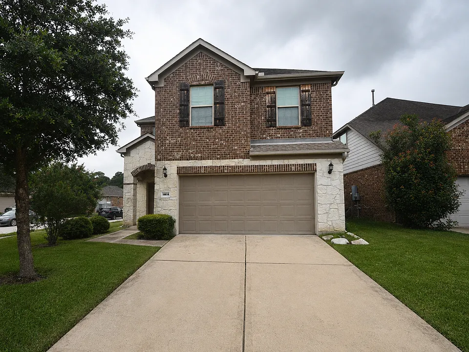 16614 Spirit Lake Ct
