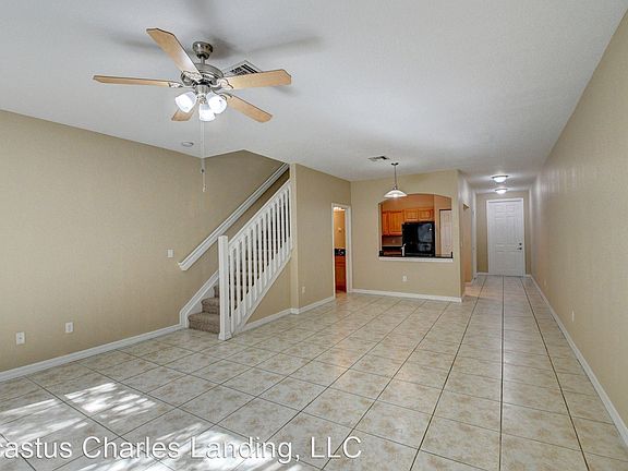 3rd image of 116 Harrington Ct APT 116