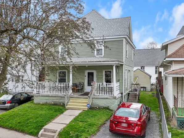 14 Camden St, Johnson City, NY 13790