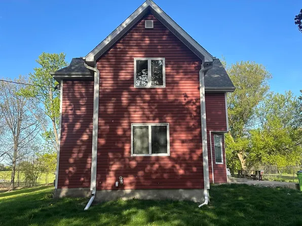 108 Main St, Fairwater, WI 53931
