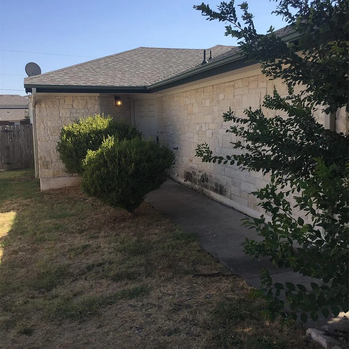 2 bed, 2.0 bath, 2146 sqft, $1,450 — Photo 2