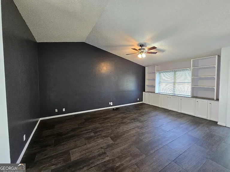 1001 Regal Rd — Photo 15