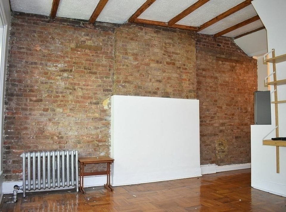 2nd image of 397 Clermont Ave #E