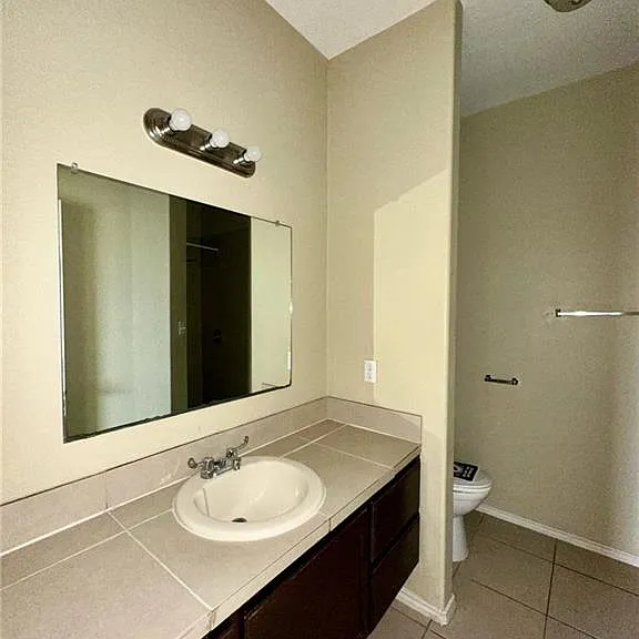 2010 Miroslava Ave #12 — Photo 13