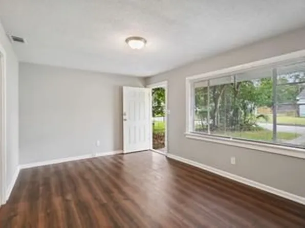 1319 E 57th St, Savannah, GA 31404