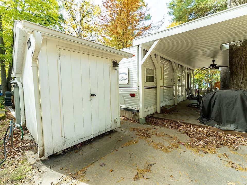 1st image of 111 S Picnic Basket Ln