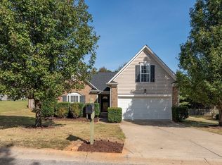 8 Avocet Ln, Simpsonville, SC 29680