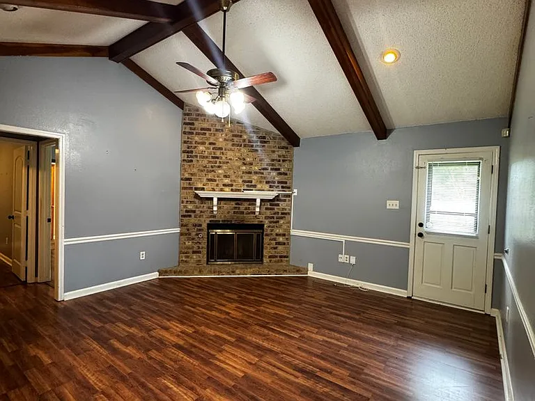 1729 Tallwood Dr — Photo 15
