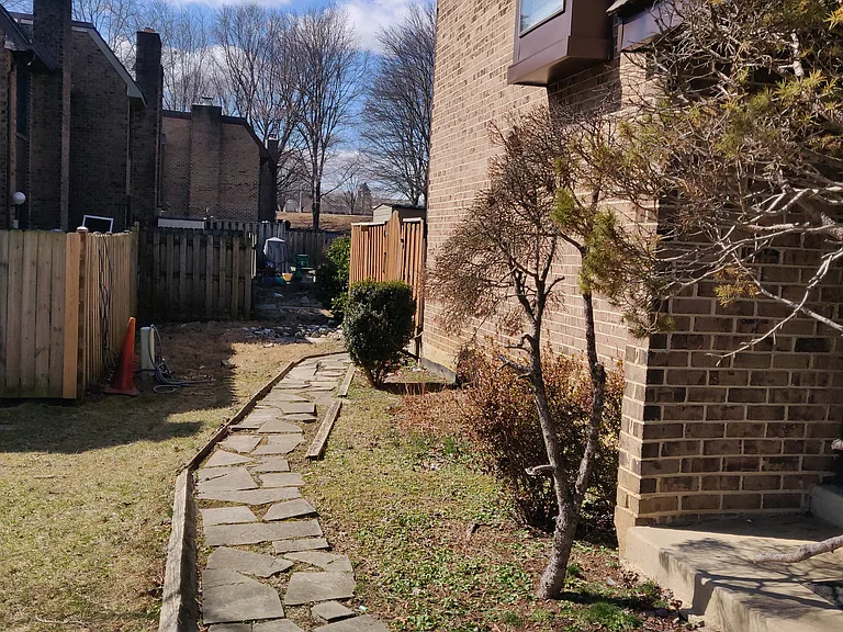 5374 Eliots Oak Rd — Photo 2