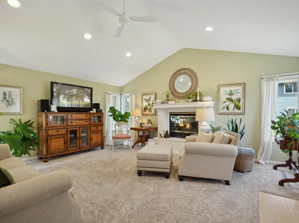 10 Western Ter, Golden Valley, MN 55426