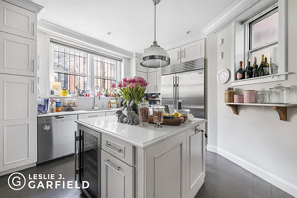 Rented by Leslie J. Garfield | media 2