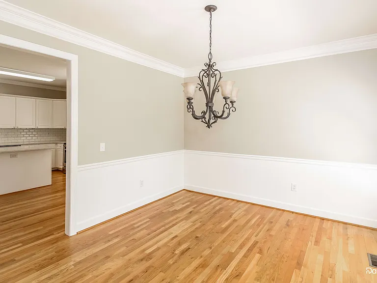 1912 Valewood Cir — Photo 6