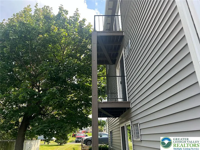 526 Broad St #3 — Photo 19