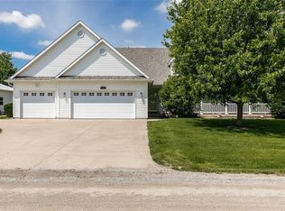 1413 Willow Brook Ln, Riverside, IA 52327