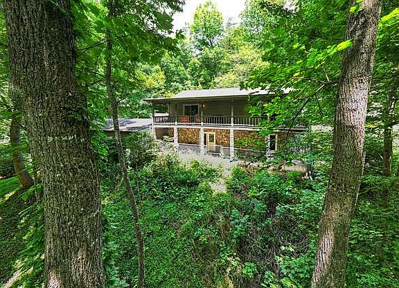 4th image of 359 Ashley Cir