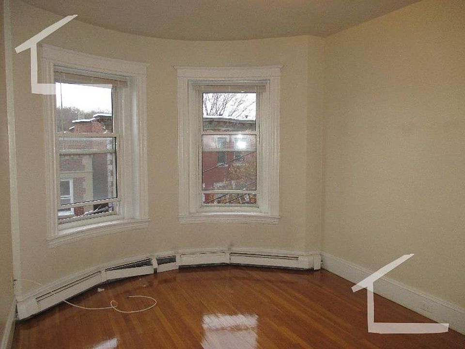 1st image of 190 Winthrop Rd #32