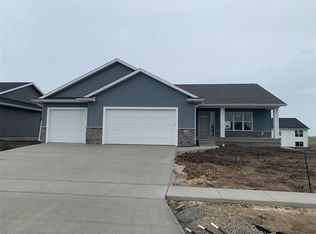 5896 Ridge Line Dr, Marion, IA 52302