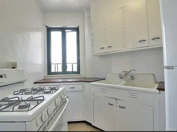 1594 Unionport Road #9D, Bronx, NY 10462