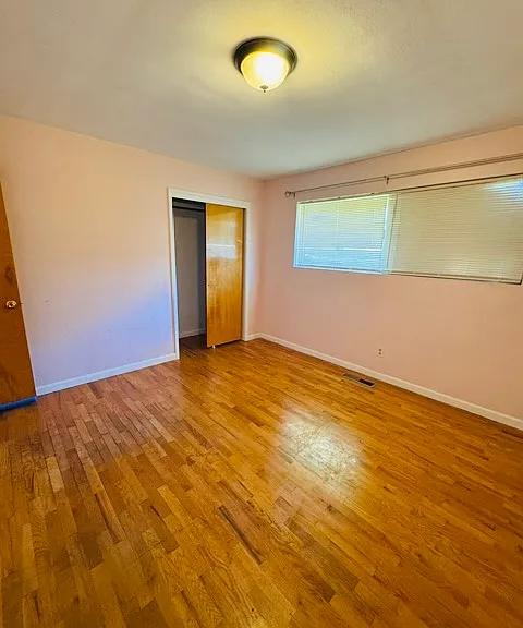 889 Morrison Ave — Photo 15