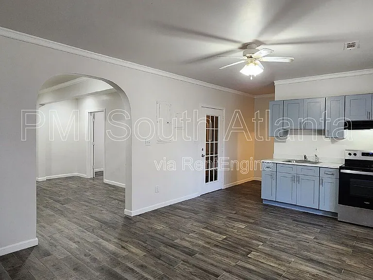 755 Castlebrooke Way SE — Photo 2