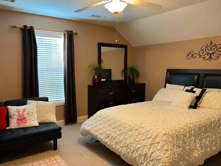 106 Prestige Dr — Photo 17