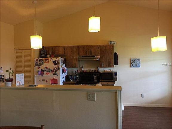 5th image of 108 Candlewood Ct