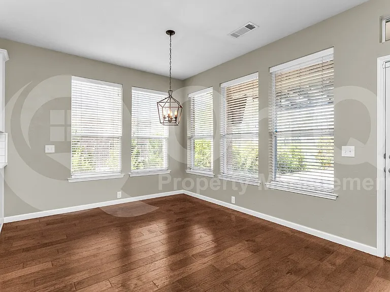 11281 Balcones Dr — Photo 21