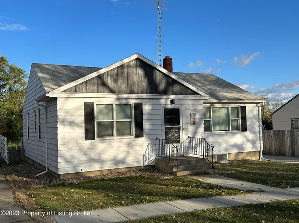 340 4th Ave SE, Beach, ND 58621