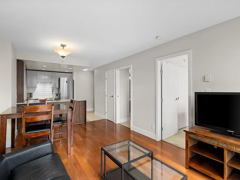 1088 Richards St #620 — Photo 4