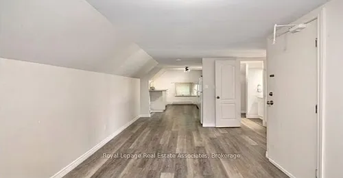 1114 4th Ave E #3 Photo 1
