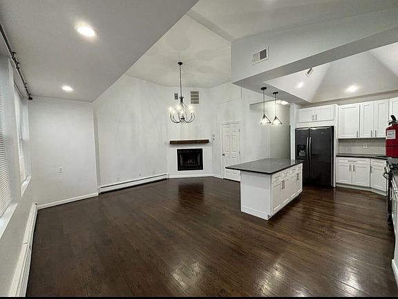 5th image of 6901 Bergenwood Ave