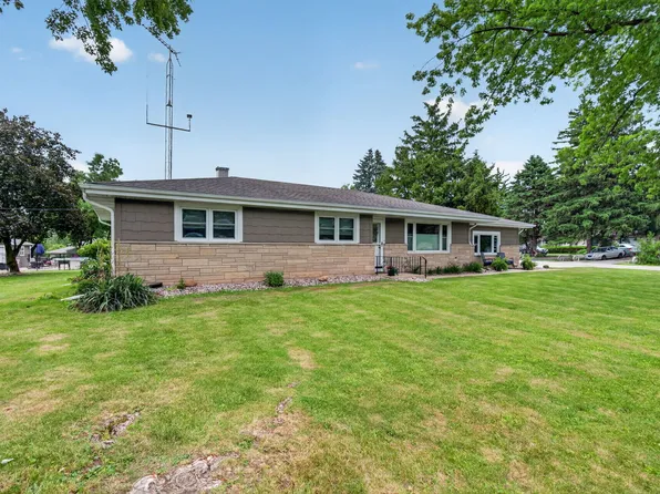 23854 W Essex Dr, Channahon, IL 60410