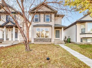 201 NE Cranberry Sq SE, Calgary, AB T3M1J4
