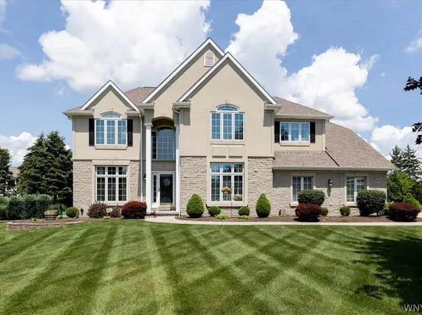8184 Driftwood Ct, Williamsville, NY 14221