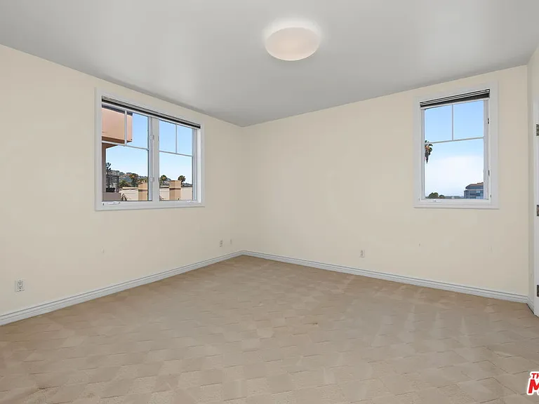 430 N Oakhurst Dr #Penthouse 406 — Photo 31