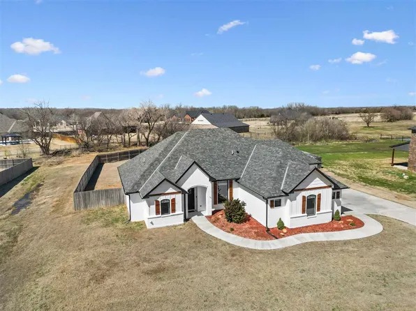 5375 NE Elk Point Rd, Elgin, OK 73538