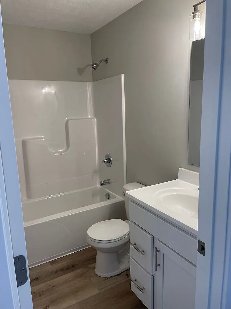 3 bed 2bath — Photo 4