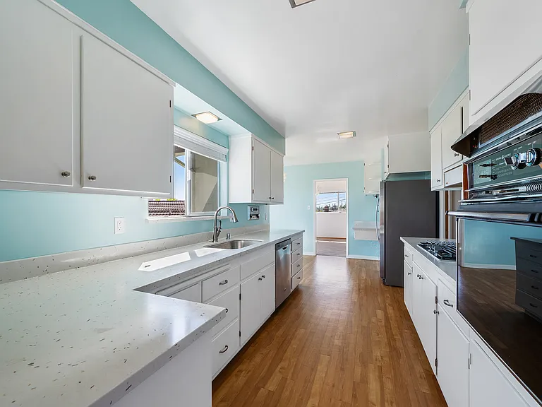 4120 Rhoda Ave — Photo 15