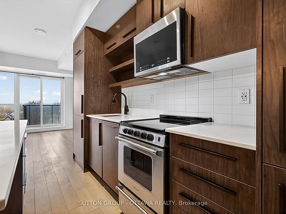 3rd image of 560 Rideau St #509